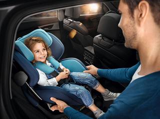 Bébé dans la voiture