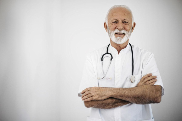 Deux médecins sur trois souhaitent continuer à travailler après l'âge de la retraite 