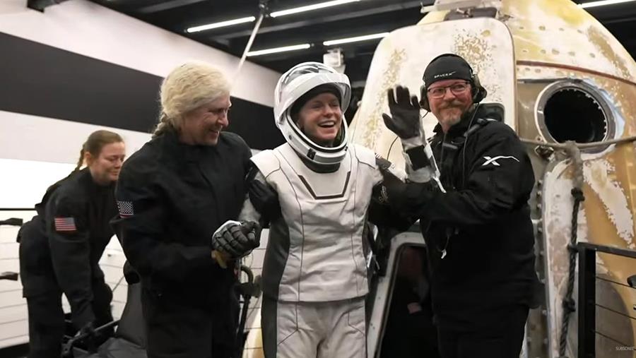 ISS: Bemanning na medische evacuatie terug op aarde